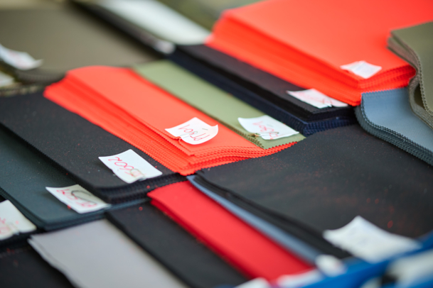 Gestanzte und sortierte Laschen