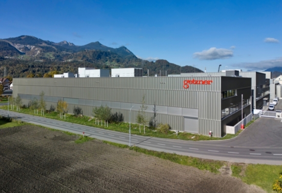 Außenansicht der Appreturhalle bei Getzner Textil in Bludenz