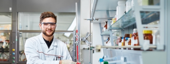 Getzner Textil bietet Lehrstellen im Bereich Labortechnik.
